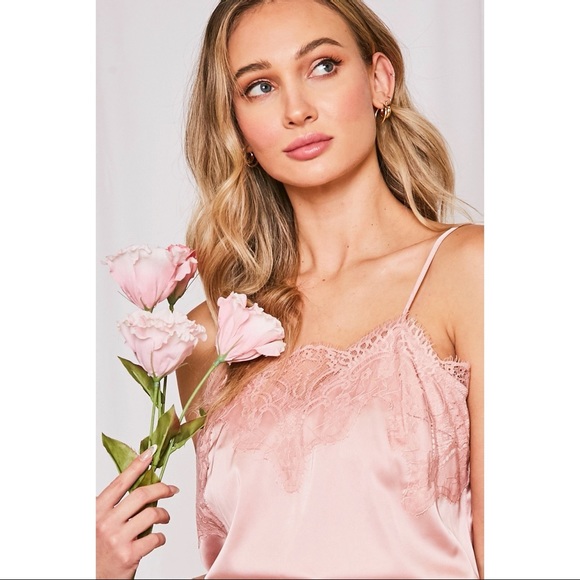 PENELOPE BLUSH LACE TANK - Picture 2 of 4